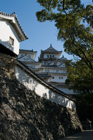 Himeji-jo (castle) viewing the main keep